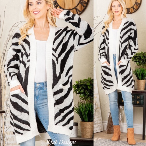B29B🤍🖤Gorgeous white+black classic animal print oversized cardi-everyWear! - Picture 6 of 10
